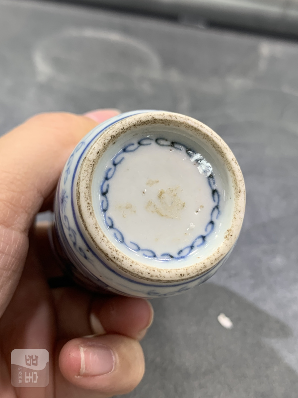 清晚期青花釉里红西厢记之白马解围人物故事纹鼻烟壶 - 图8